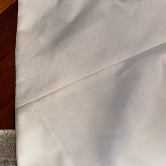 Carolina Herrera Gardenia Wedding Dress - Picture 9 of 15